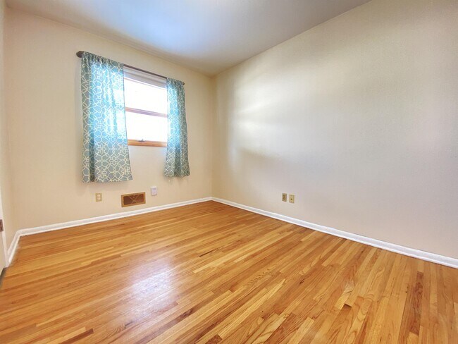 Building Photo - 1877 22nd St NW