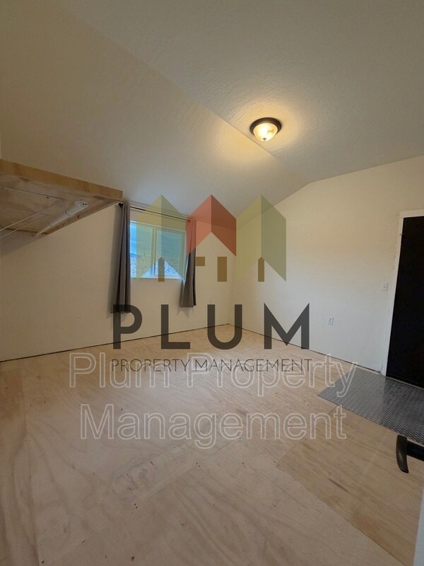 Building Photo - 5838 Upper Woodchuck