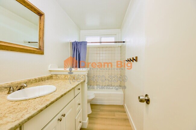 Building Photo - 5155 Harriett Cir