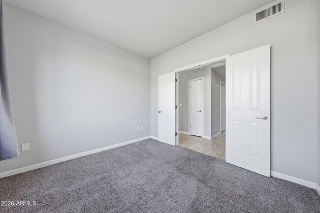 Building Photo - 16013 S Desert Foothills Pkwy