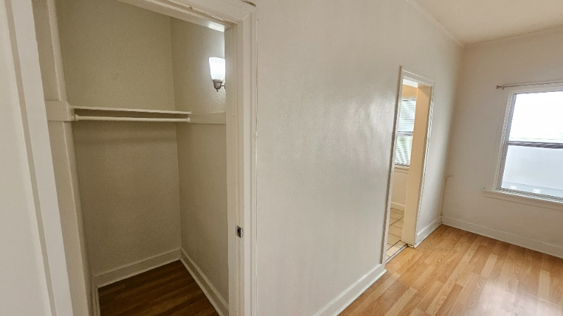 Building Photo - 727 S Coronado St