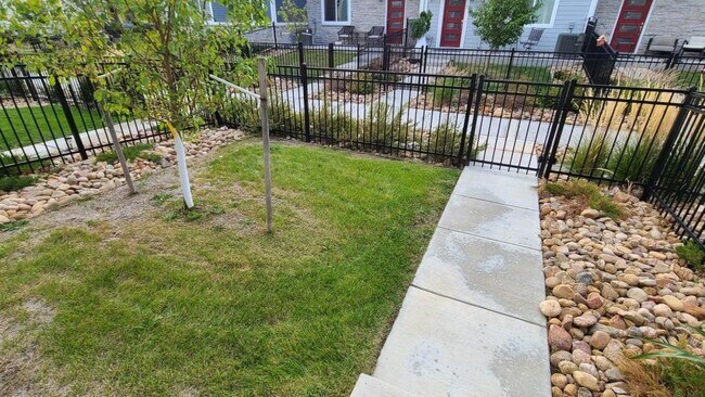 Building Photo - 608 Stonebridge Drive