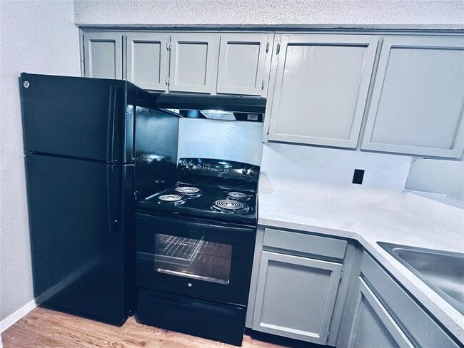 Building Photo - 3702 S 2nd St