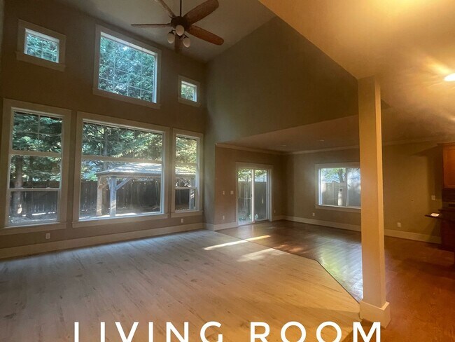 Building Photo - Tech Commuter's Dream Home - Walk to Micro...