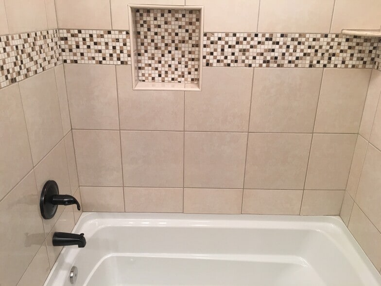 Full Bath - 2343 Green Forrest Dr