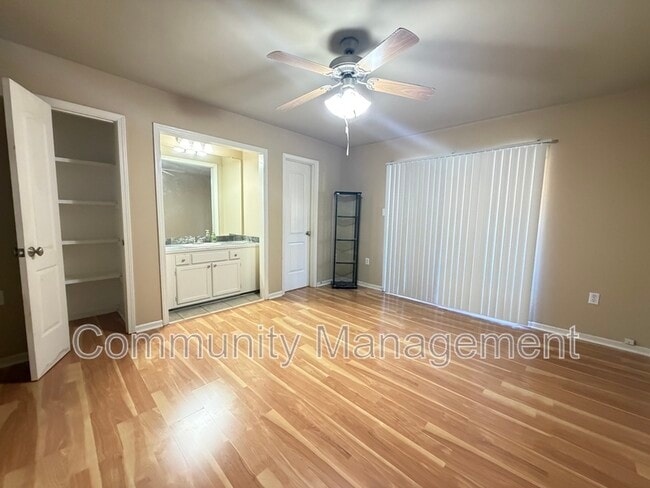 Building Photo - 8036 Bayou Fountain Ave