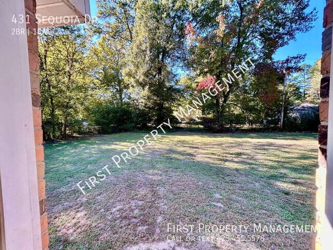 Building Photo - 431 Sequoia Dr