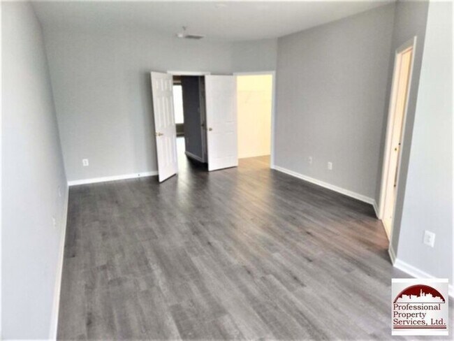 Building Photo - Price Reduction! Luxury Townhome!