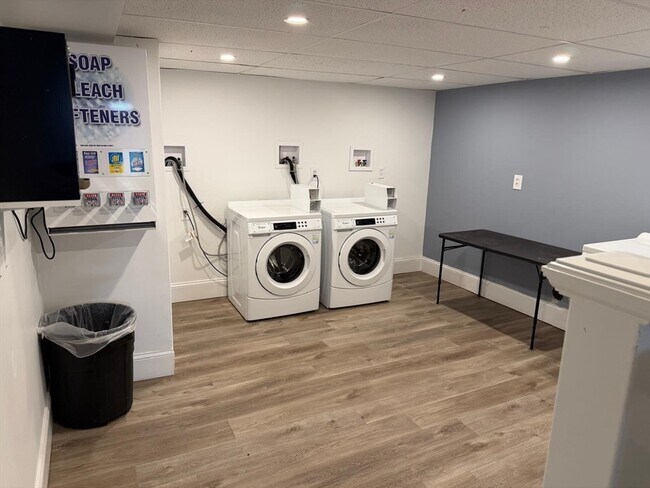 Building Photo - 112 Hollingsworth St