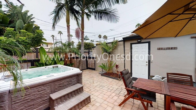 Building Photo - 4766 Bermuda Ave