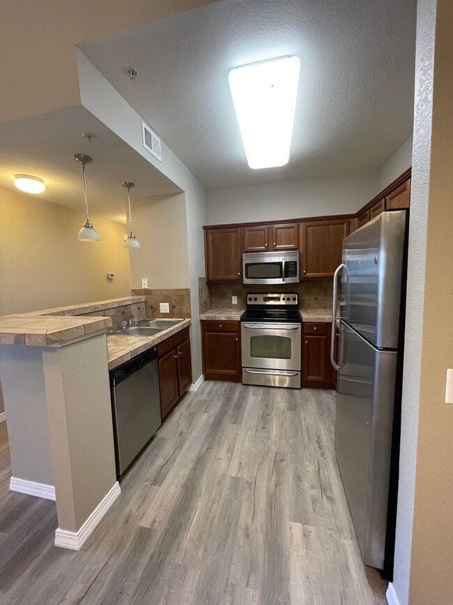 Building Photo - 2133 Krisron Rd