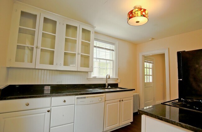 Building Photo - 8br Single Family Home on 14th St NW  (MIN...