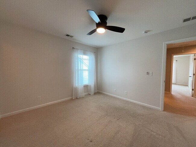 Building Photo - 292 Calm Water Way