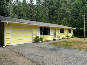 Building Photo - 3 Bed/1 Bath +Garage & Shop, Marblemount