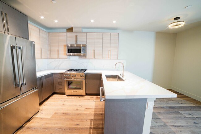 Building Photo - Rhine House Lofts