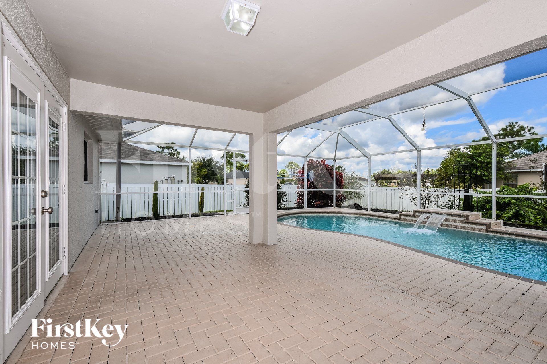 Building Photo - 1125 NE 33rd Ln