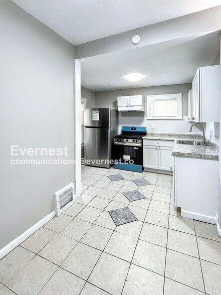 Building Photo - 18709 Arrowhead Ave