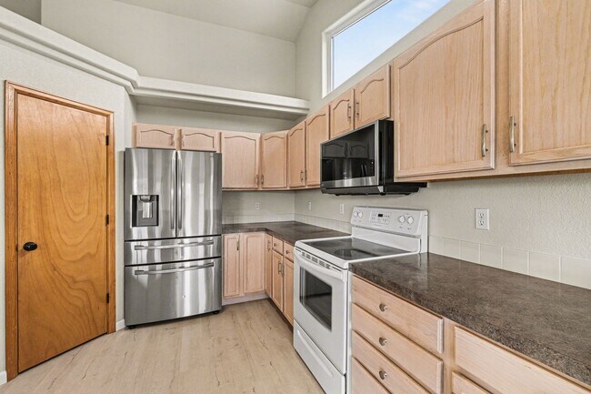 Building Photo - 2250 Marshfield Ln