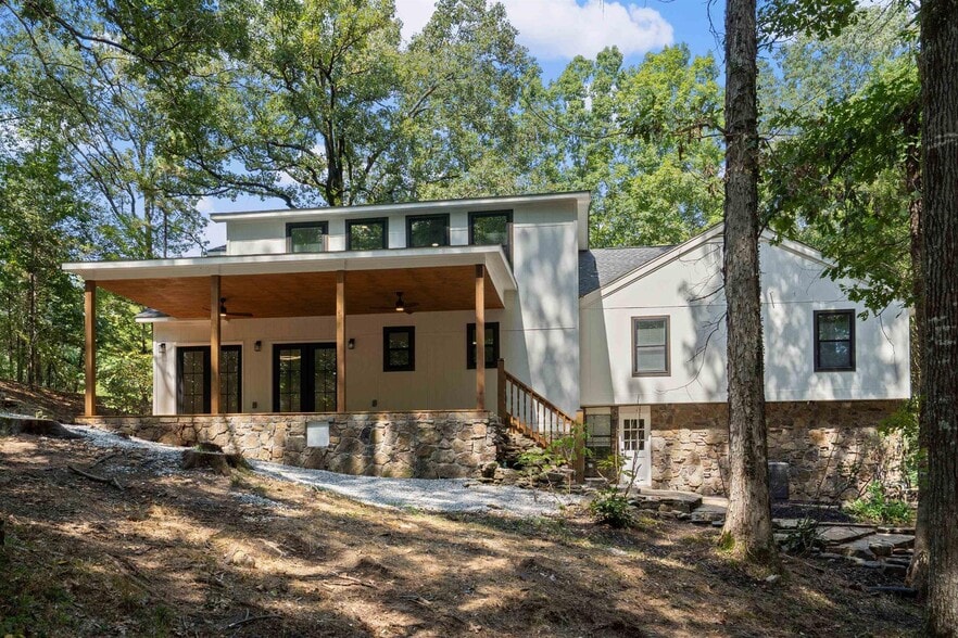 Building Photo - 9345 Rocky Woods Dr