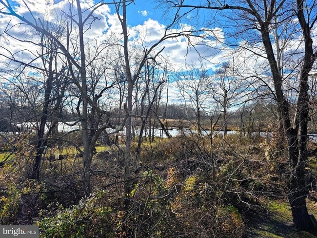 Building Photo - 127 S Main St