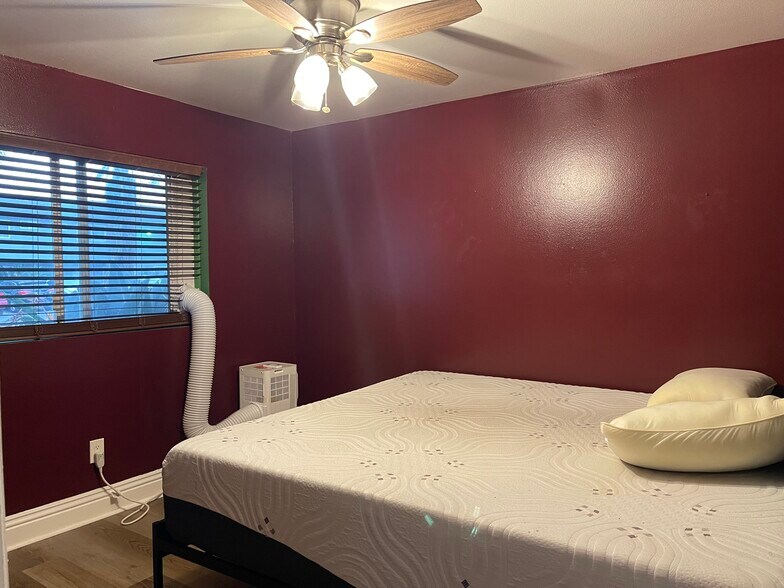 Building Photo - 4429 Tremont St