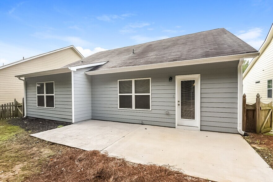Building Photo - 131 Renford Rd