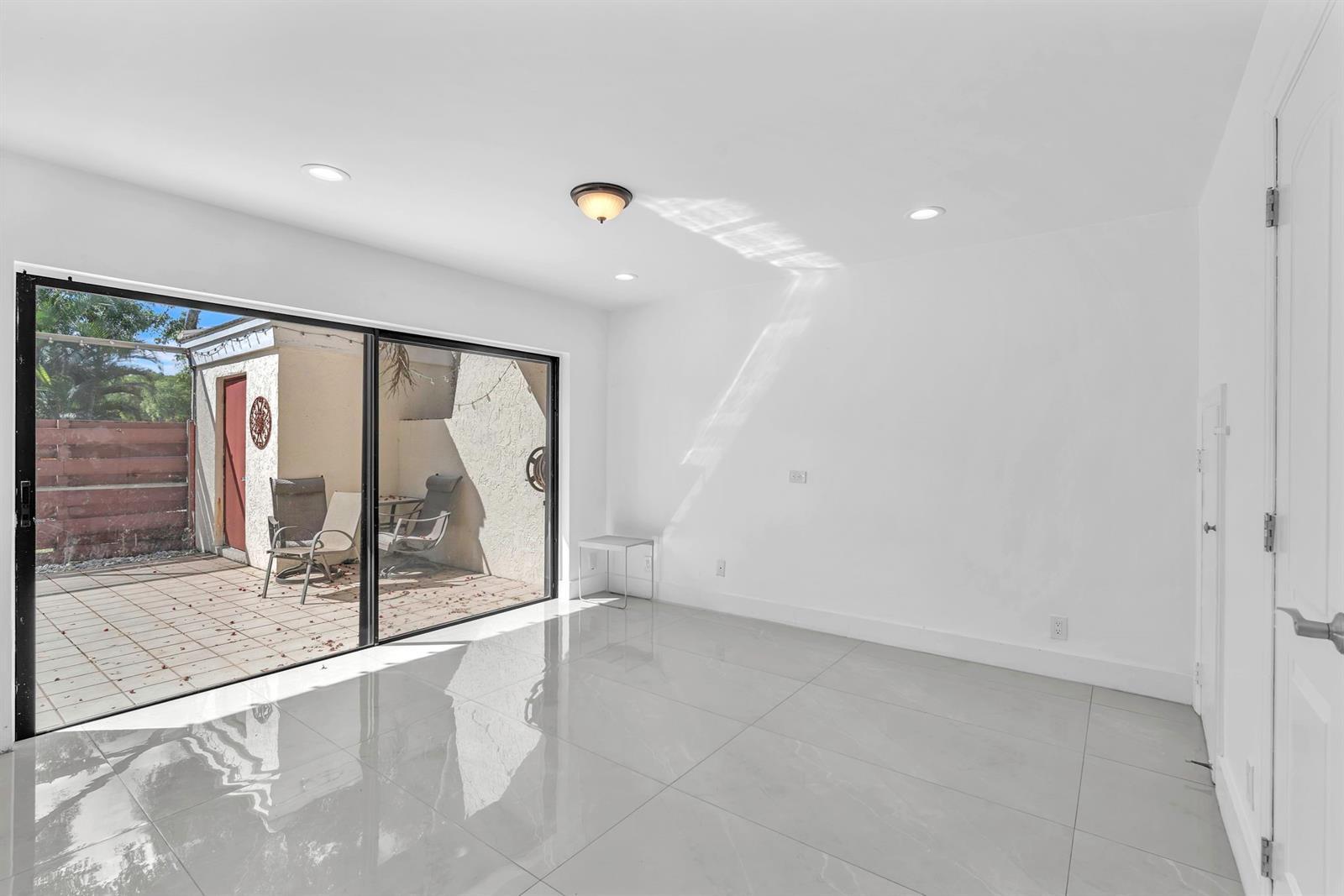 Building Photo - 3896 Meadow Ln