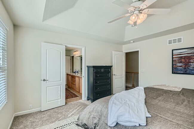 Building Photo - Furnished 4 Bedroom in Anthem Highlands