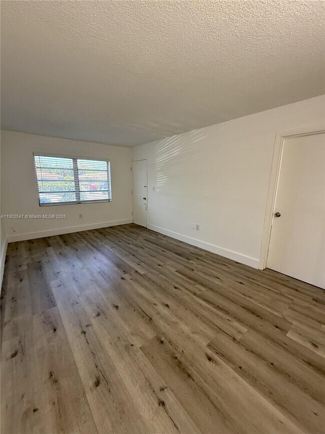 Building Photo - 3100 W Flagler St