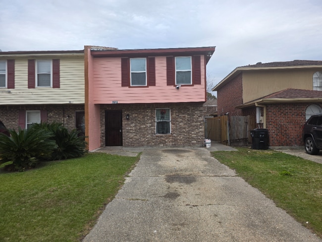 Building Photo - 7819 Sail St