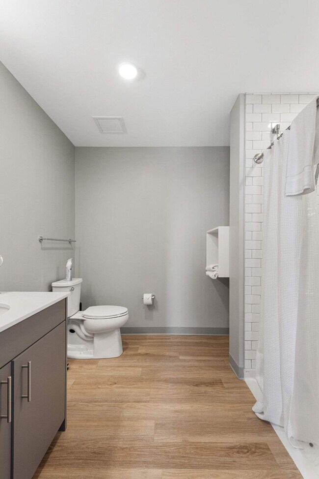 Building Photo - 853 W Blackhawk St