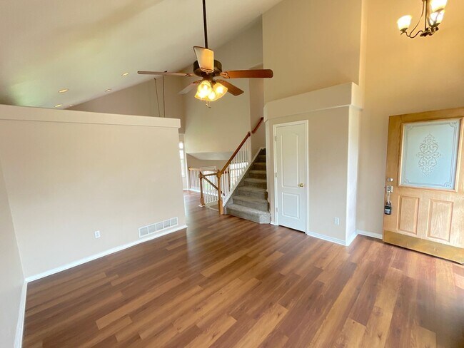 Building Photo - 5 Bedroom Home Available Near Briargate Pkwy & Austin Bluffs Pkwy!
