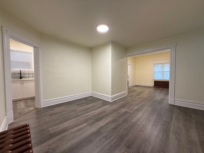 Building Photo - Now showing updated 4BR 1.5 bath house!