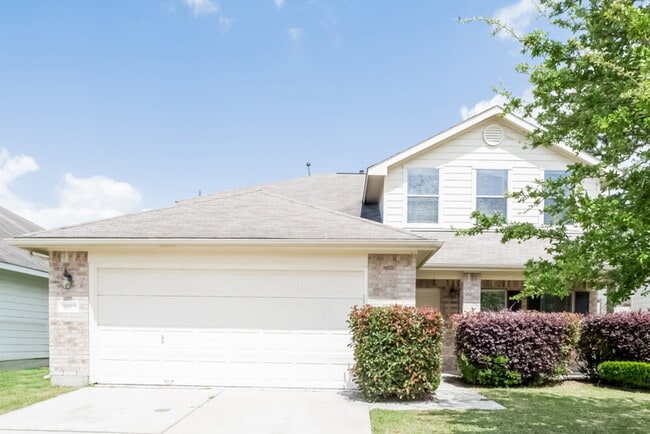 Building Photo - 9619 Siano Pines Dr