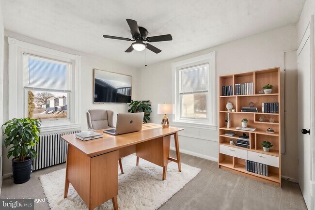 Building Photo - 309 W Elm St