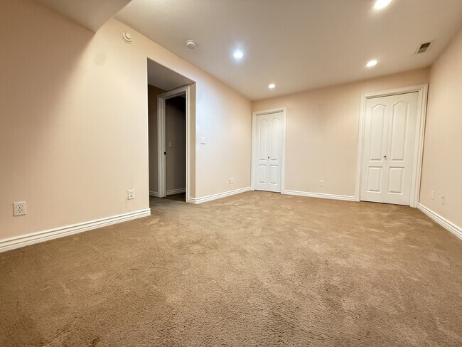 Building Photo - 4720 W 5255 S