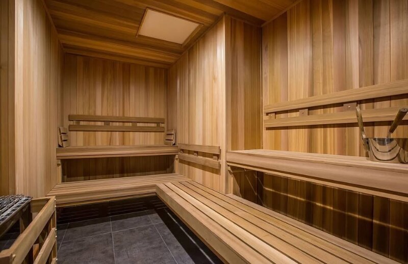 Building Photo - 185 W Superior St