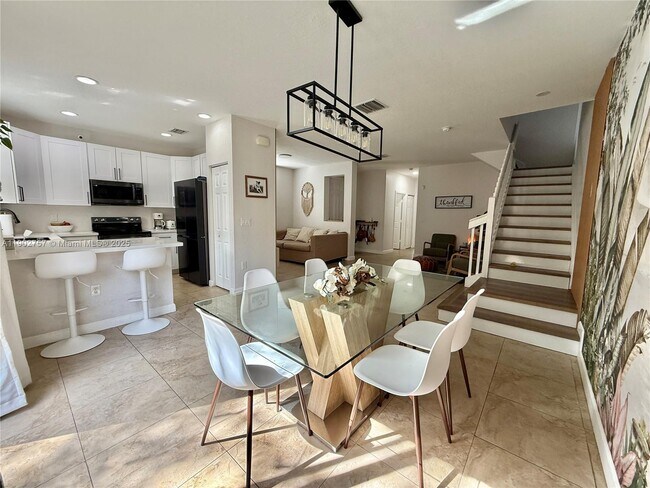 Primary Photo - 1034 NE 208th St