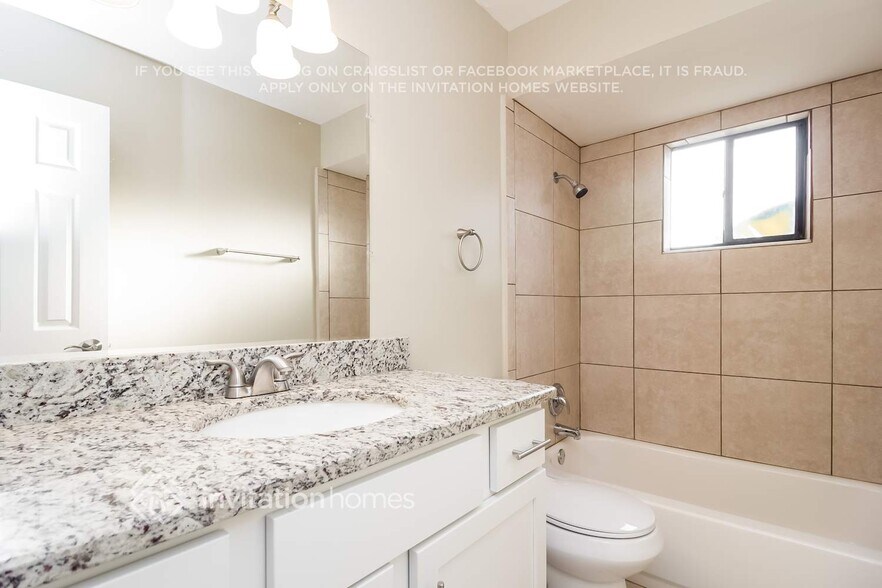 Building Photo - 517 Eastport Dr