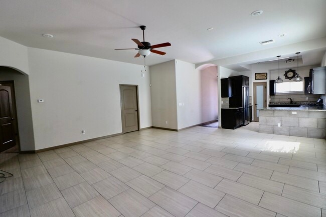 Building Photo - 3817 Loma Cortez Dr