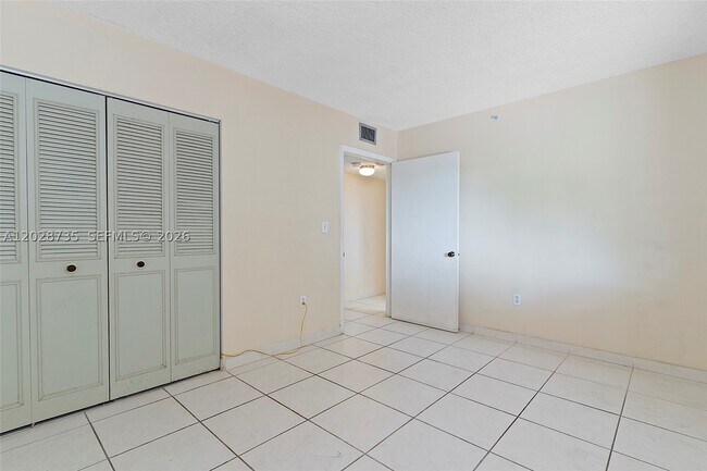 Building Photo - 8760 SW 133rd Ave
