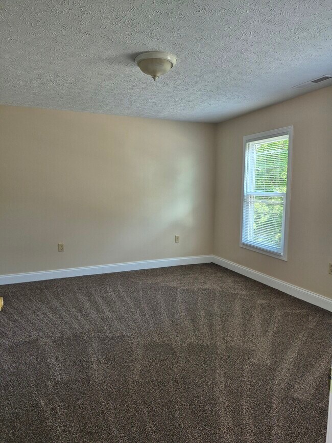 Building Photo - 124 Crain Ave