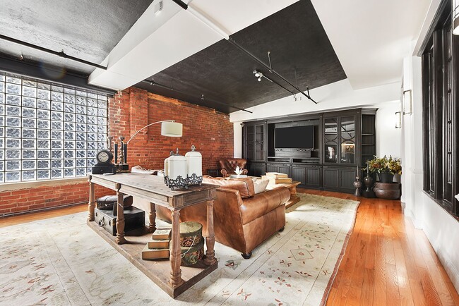 Building Photo - Spectacular, Furnished 3-Bedroom Loft