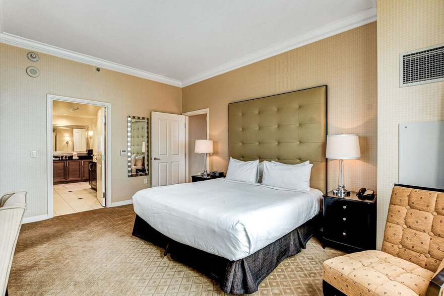 Building Photo - 135 E Harmon Ave