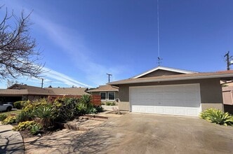 Building Photo - 3 Bed/ 2 Bath Brea Home w/Garage and Native Landscaped Yard