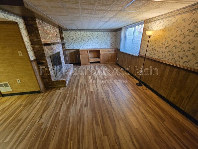 Building Photo - 15 Ginell Cir
