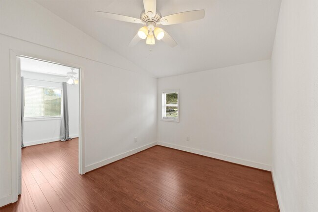 Building Photo - 4414 Gardendale Dr