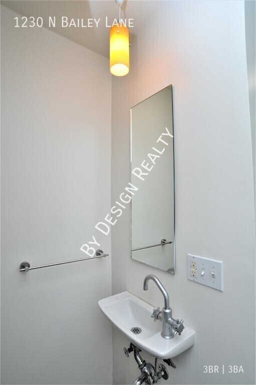 Building Photo - 1230 N Bailey Ln