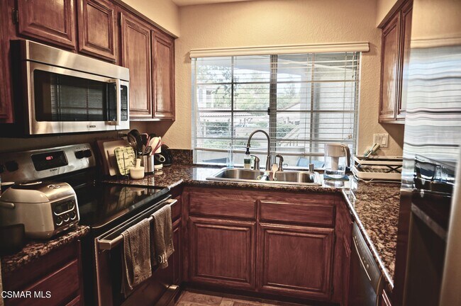 Building Photo - 5837 Oak Bend Ln