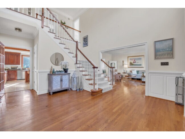 Building Photo - 945 Diggs Ln